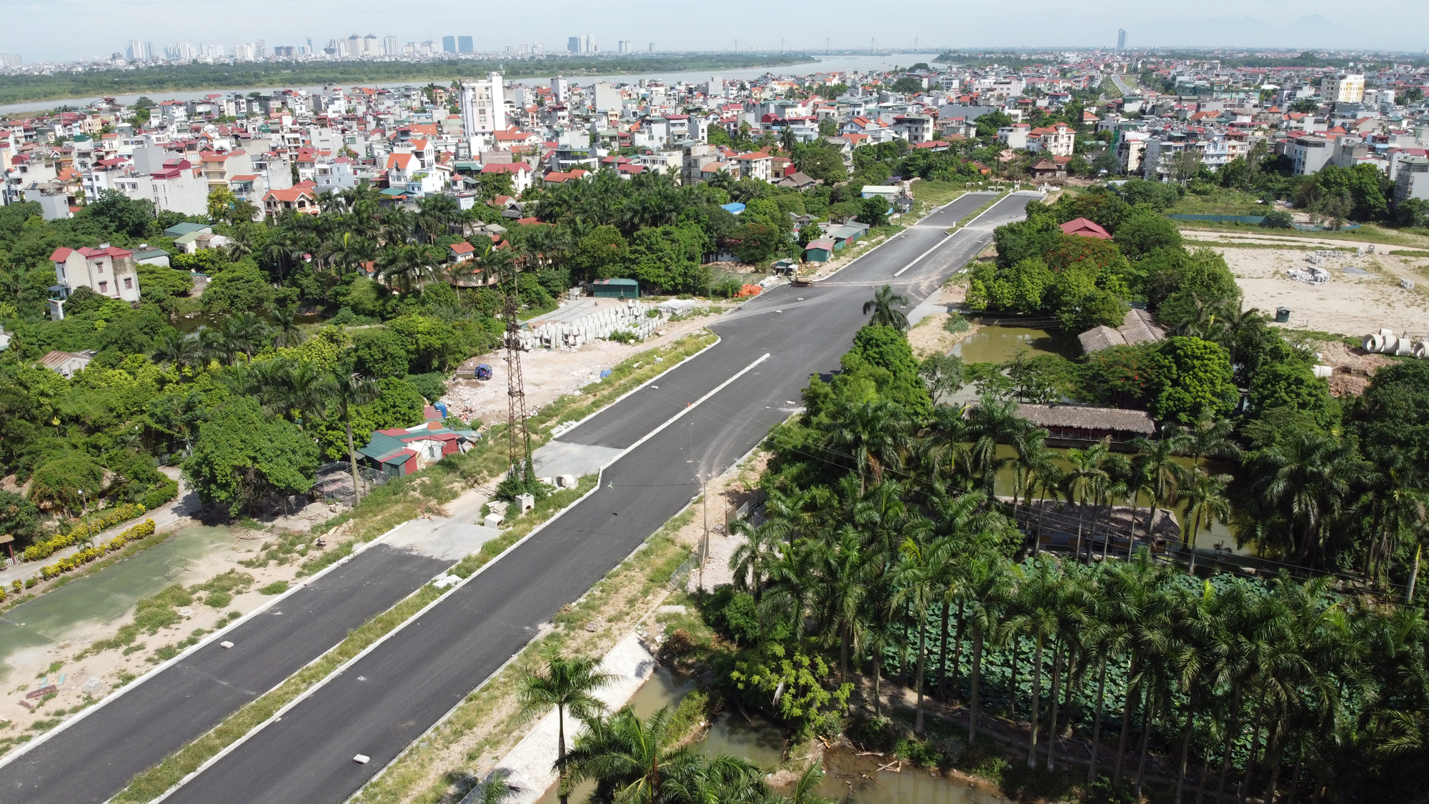 Đường ngàn tỉ nối Ngọc Thụy - Nguyễn Văn Cừ ở quận Long Biên mới làm được vài trăm mét - Ảnh 7.