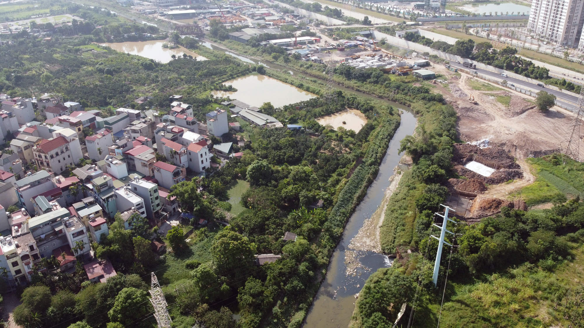Toàn cảnh nơi xây dựng tuyến đường dài 3km trị giá gần 500 tỉ đồng ở quận Nam Từ Liêm - Ảnh 9.