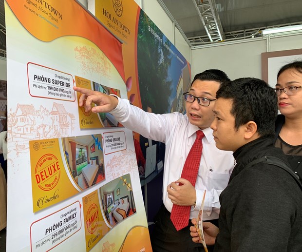 Mở cửa đón khách quốc tế trở lại: Du lịch Việt Nam cần làm gì? - Ảnh 1. Mở cửa đón khách quốc tế trở lại: Du lịch Việt Nam cần làm gì? - Ảnh 1.