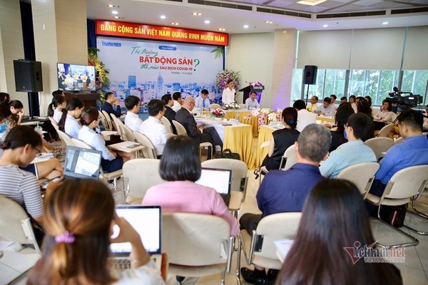 Dịch Covid-19 như 'cú đấm bồi' vào thị trường bất động sản - Ảnh 1. Dịch Covid-19 như 'cú đấm bồi' vào thị trường bất động sản - Ảnh 1.