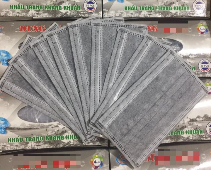 Khẩu trang tụt giá ngang trước dịch, dân buôn bán tháo vẫn ế hàng - Ảnh 3. Khẩu trang tụt giá ngang trước dịch, dân buôn bán tháo vẫn ế hàng - Ảnh 3.