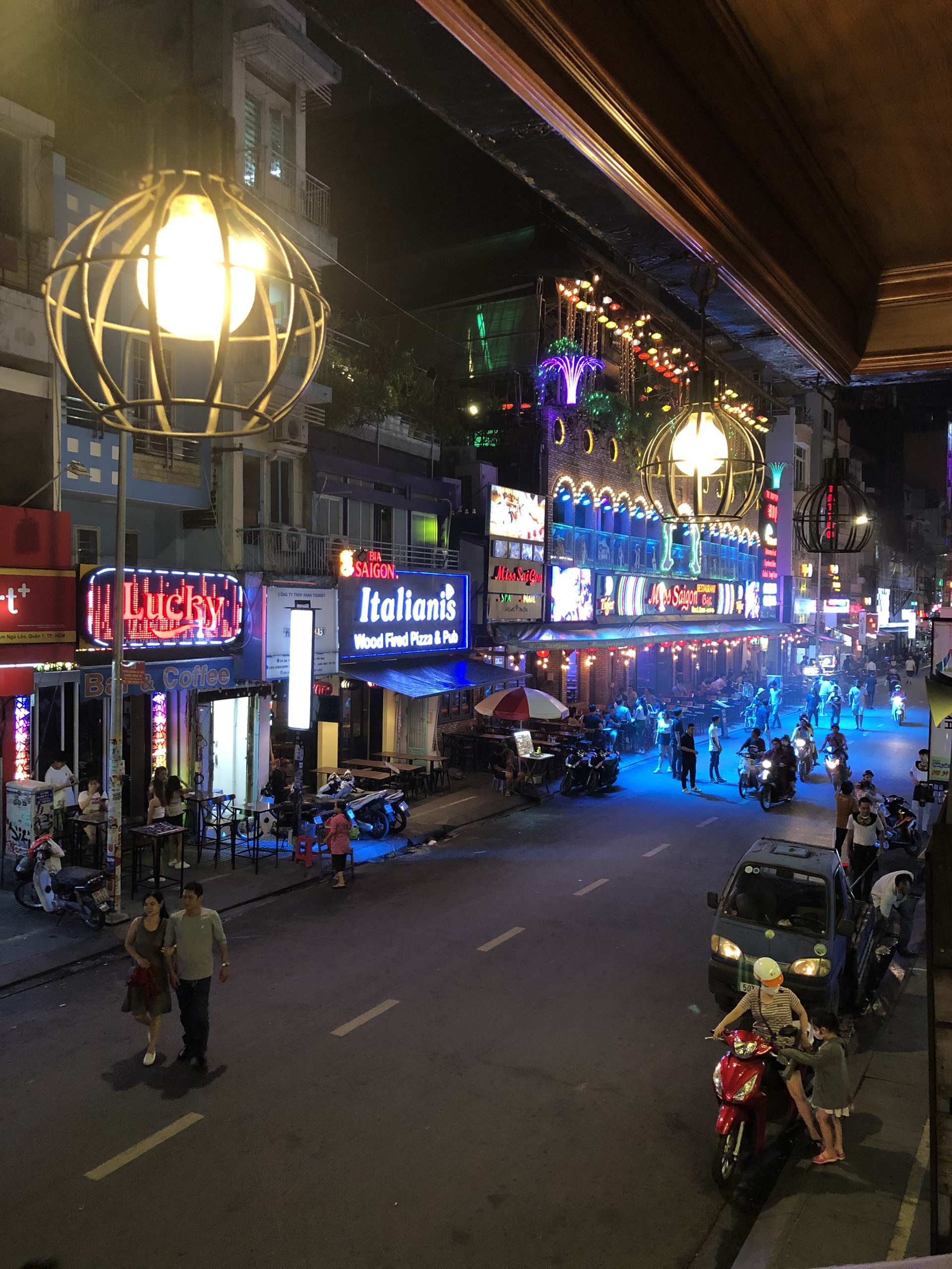 Gợi ý những trải nghiệm không nên bỏ lỡ nếu chỉ có 24 giờ khám phá Sài Gòn - Ảnh 9. Gợi ý những trải nghiệm không nên bỏ lỡ nếu chỉ có 24 giờ khám phá Sài Gòn - Ảnh 9.
