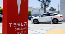 Tesla có thể soán ngôi Toyota trở thành nhà sản xuất ô tô có giá trị lớn nhất thế giới