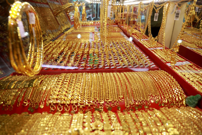 Giá vàng hôm nay 13/6: Giữ ngưỡng ổn định trên 1.700 USD/ounce - Ảnh 2. Giá vàng hôm nay 13/6: Giữ ngưỡng ổn định trên 1.700 USD/ounce - Ảnh 2.