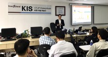 Thị trường chứng khoán đang trở thành nơi thu hút những nhà đầu tư mới khi lãi suất tiết kiệm thấp