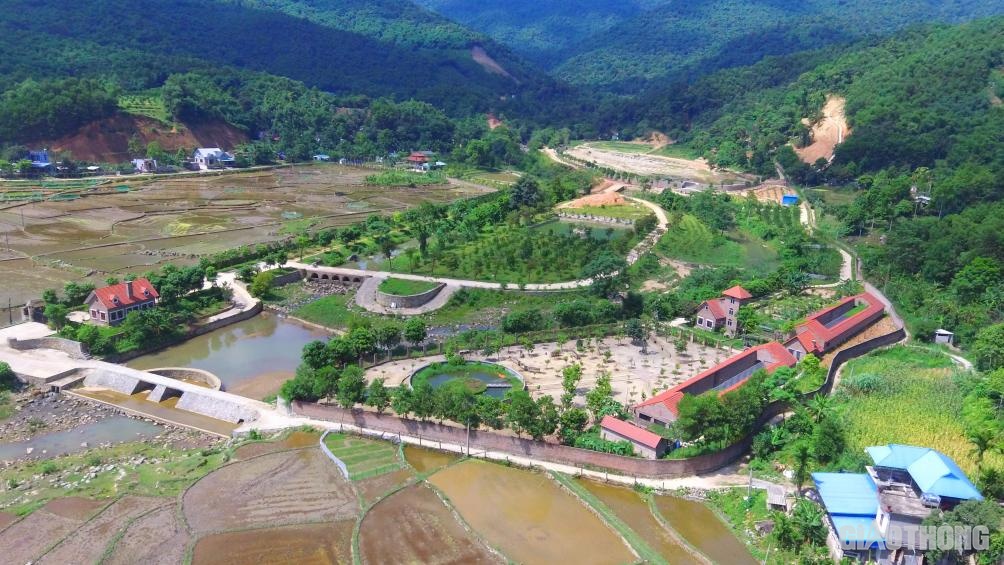 Hòa Bình: Dự án du lịch gần 700 tỉ chỉ nuôi gà vịt sau gần 20 năm khởi công - Ảnh 1. Hòa Bình: Dự án du lịch gần 700 tỉ chỉ nuôi gà vịt sau gần 20 năm khởi công - Ảnh 1.