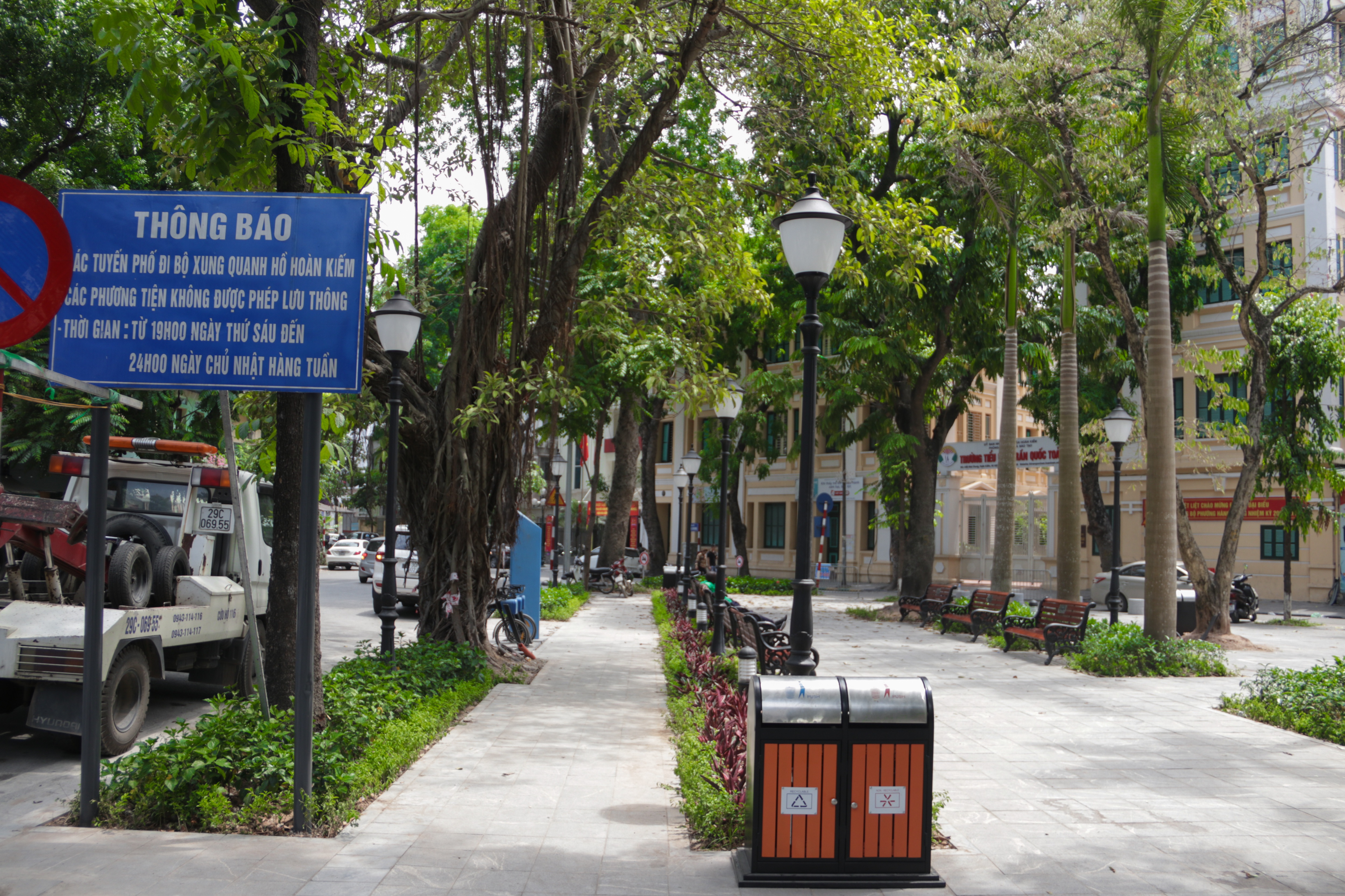 Cận cảnh vườn hoa kiểu mẫu hơn 5 tỷ đồng ở trung tâm Hà Nội - Ảnh 2. Cận cảnh vườn hoa kiểu mẫu hơn 5 tỷ đồng ở trung tâm Hà Nội - Ảnh 2.