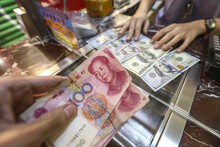 Nhà giàu Trung Quốc tìm đến thị trường chợ đen để chuyển tiền ra nước ngoài khi đồng nhân dân tệ suy yếu