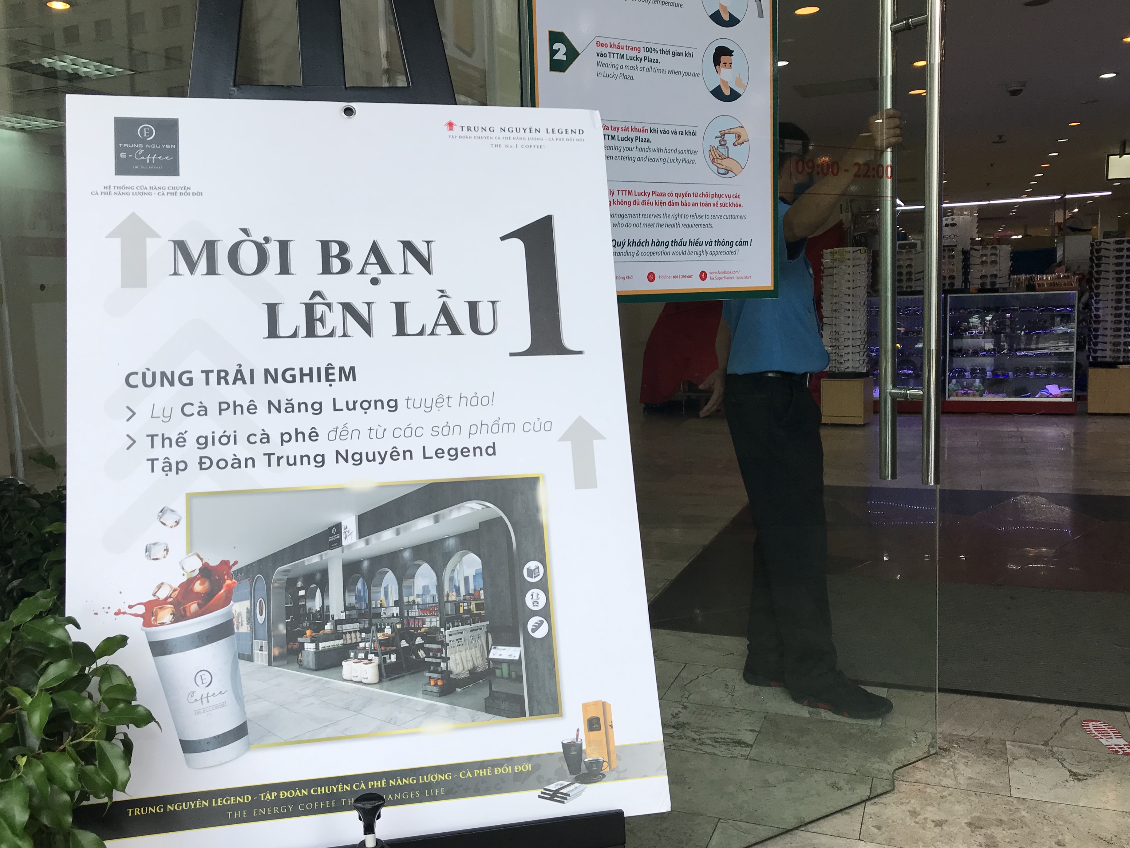 Tham vọng 3.000 cửa hàng cà phê Trung Nguyên bình dân của ông Đặng Lê Nguyên Vũ giờ ra sao? - Ảnh 2. Tham vọng 3.000 cửa hàng cà phê Trung Nguyên bình dân của ông Đặng Lê Nguyên Vũ giờ ra sao? - Ảnh 2.