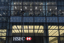 HSBC tái khởi động kế hoạch cắt giảm 35.000 nhân sự