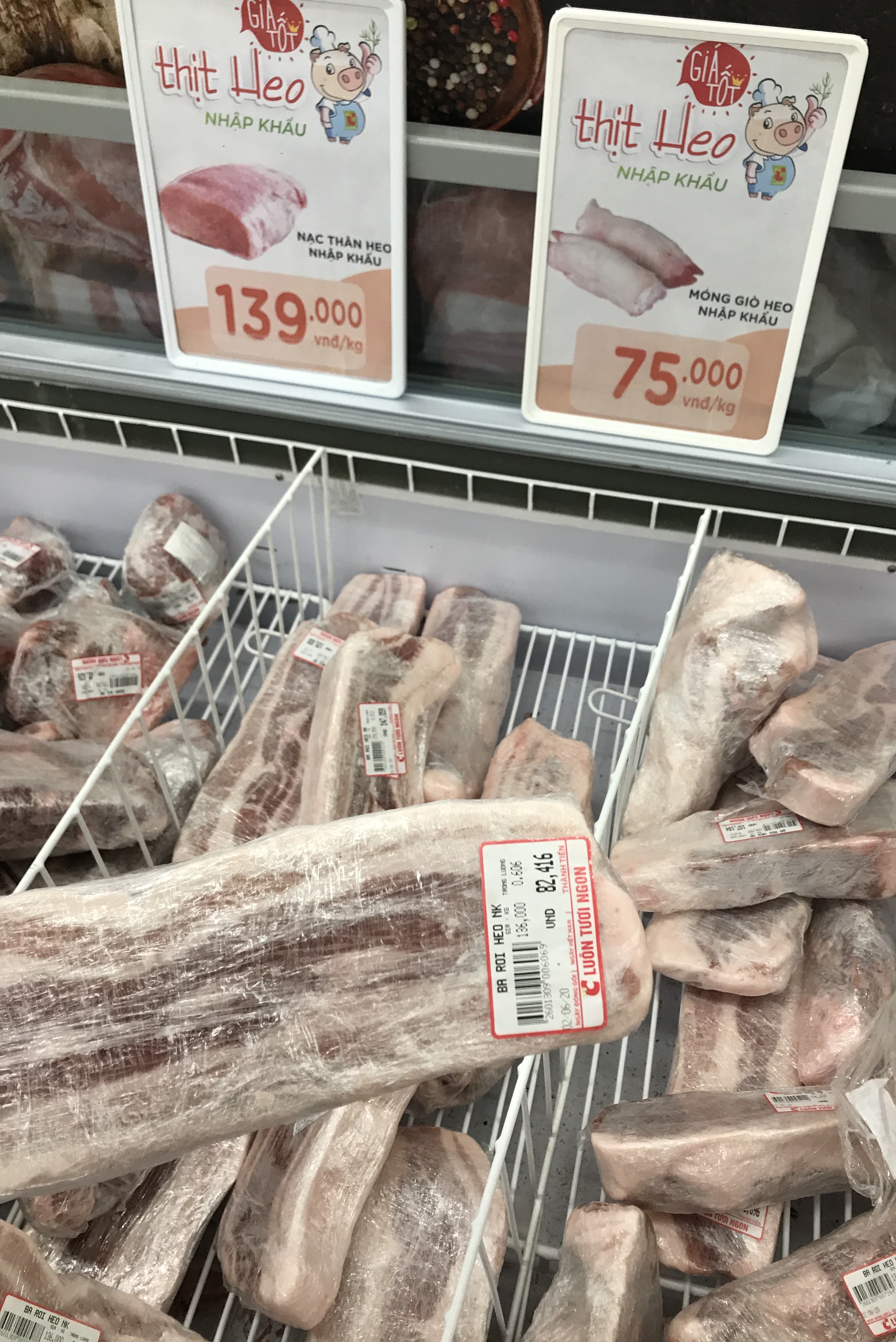 Big C miền Đông bất ngờ thông báo đóng cửa, người tiêu dùng sững sờ, siêu thị vắng lặng chiều nay - Ảnh 8. Big C miền Đông bất ngờ thông báo đóng cửa, người tiêu dùng sững sờ, siêu thị vắng lặng chiều nay - Ảnh 8.