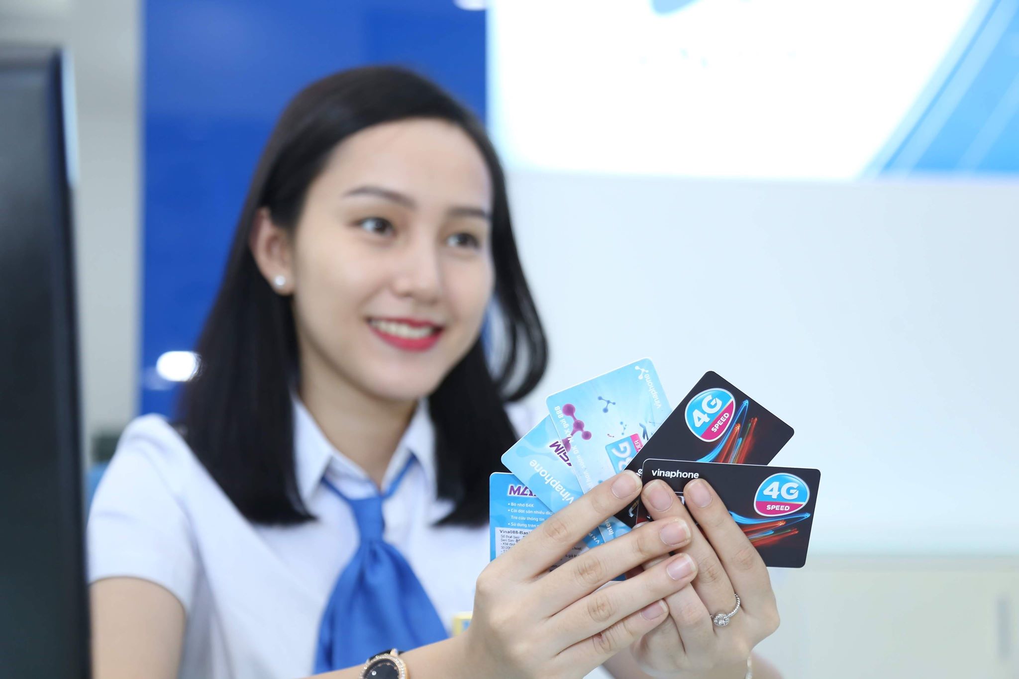 Thị trường SIM số vẫn rộn ràng trước thông tin nhà mạng ngừng bán mới qua kênh phân phối - Ảnh 2. Thị trường SIM số vẫn rộn ràng trước thông tin nhà mạng ngừng bán mới qua kênh phân phối - Ảnh 2.