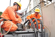 Lịch cắt điện Hà Nội hôm nay và ngày mai (24/6-25/6): Nhiều nhà trên phố Hàng Lược, Gầm Cầu bị cắt điện