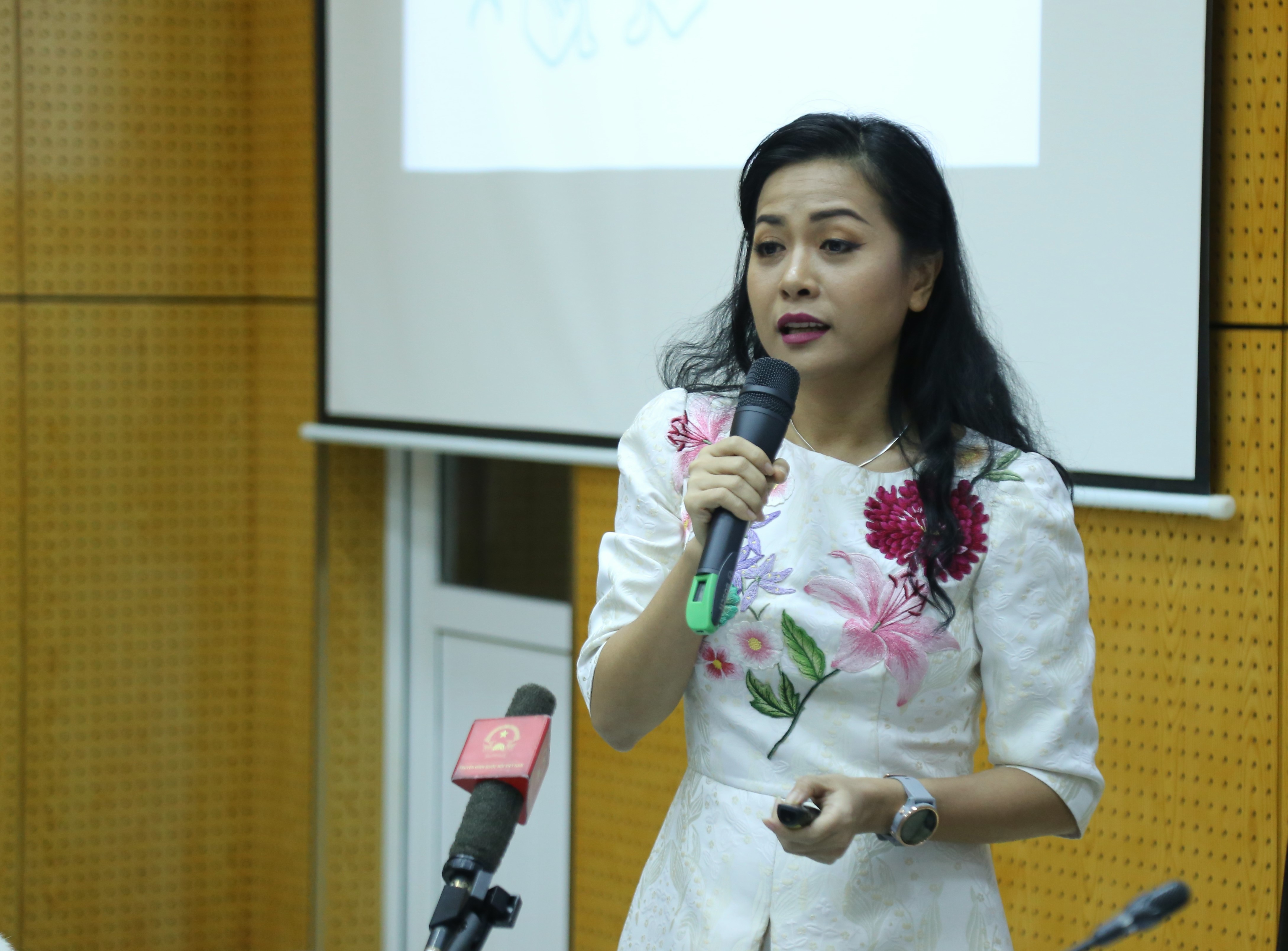 'Nữ tướng' Tân Hiệp Phát chia sẻ với khán giả Mỹ bí quyết vượt khó trong đại dịch COVID-19 - Ảnh 1. 'Nữ tướng' Tân Hiệp Phát chia sẻ với khán giả Mỹ bí quyết vượt khó trong đại dịch COVID-19 - Ảnh 1.
