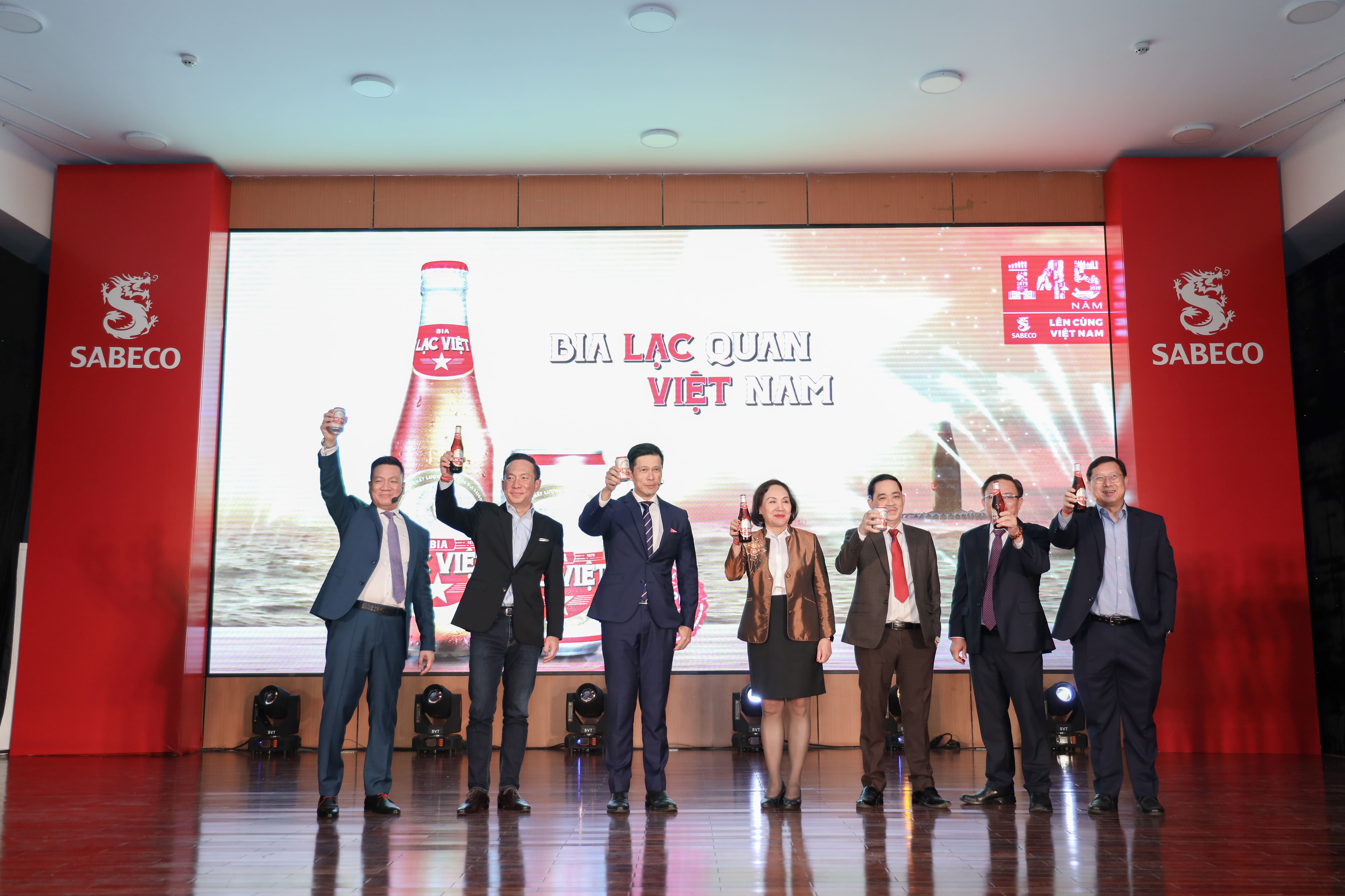 Ra mắt dòng 'bia lạc quan Việt Nam', Sabeco đảm bảo các thương hiệu cùng phân khúc không ăn thịt lẫn nhau - Ảnh 5. Ra mắt dòng 'bia lạc quan Việt Nam', Sabeco đảm bảo các thương hiệu cùng phân khúc không ăn thịt lẫn nhau - Ảnh 5.