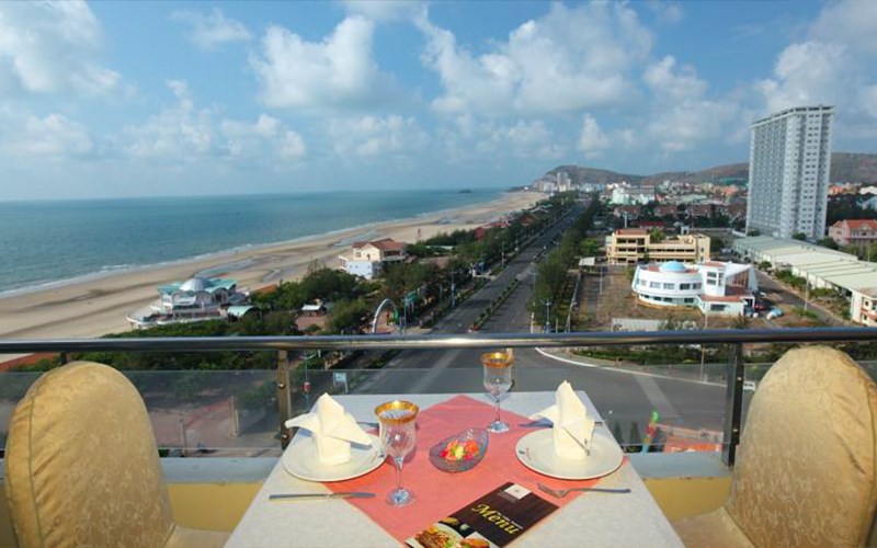 'Ôm trọn' biển với những khách sạn Vũng Tàu có view cực đỉnh - Ảnh 4.