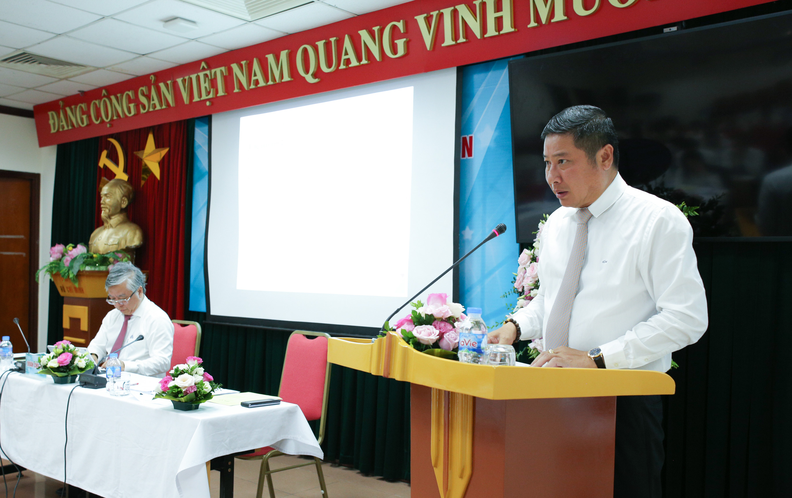 vv - Ảnh 1. vv - Ảnh 1.
