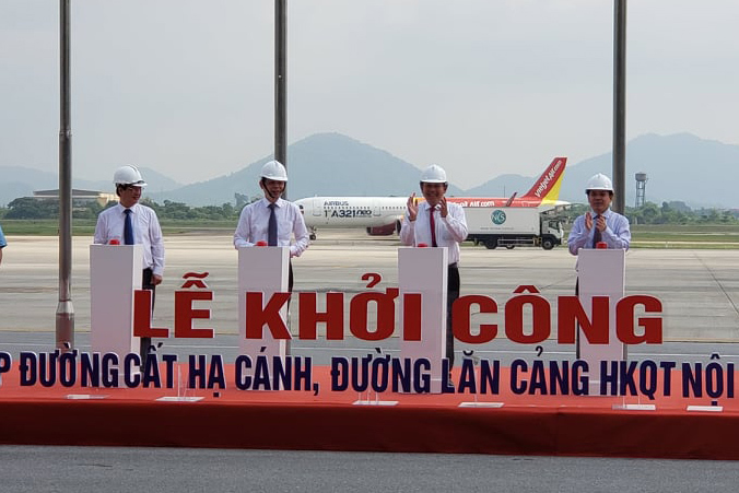 Sân bay Nội Bài, Tân Sơn Nhất được nâng cấp đường băng với kinh phí hơn 4.000 tỉ đồng - Ảnh 1. Sân bay Nội Bài, Tân Sơn Nhất được nâng cấp đường băng với kinh phí hơn 4.000 tỉ đồng - Ảnh 1.
