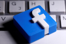Facebook có tìm cách xoa dịu các doanh nghiệp đang quay lưng, ngừng chi tiền quảng cáo?