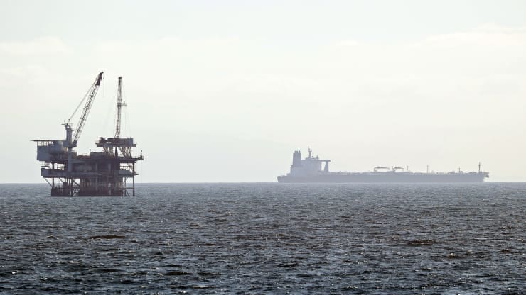 Giá xăng dầu hôm nay 4/6: Dầu giảm gần 1% trước cuộc họp của OPEC+ vào cuối tuần - Ảnh 1. Giá xăng dầu hôm nay 4/6: Dầu giảm gần 1% trước cuộc họp của OPEC+ vào cuối tuần - Ảnh 1.