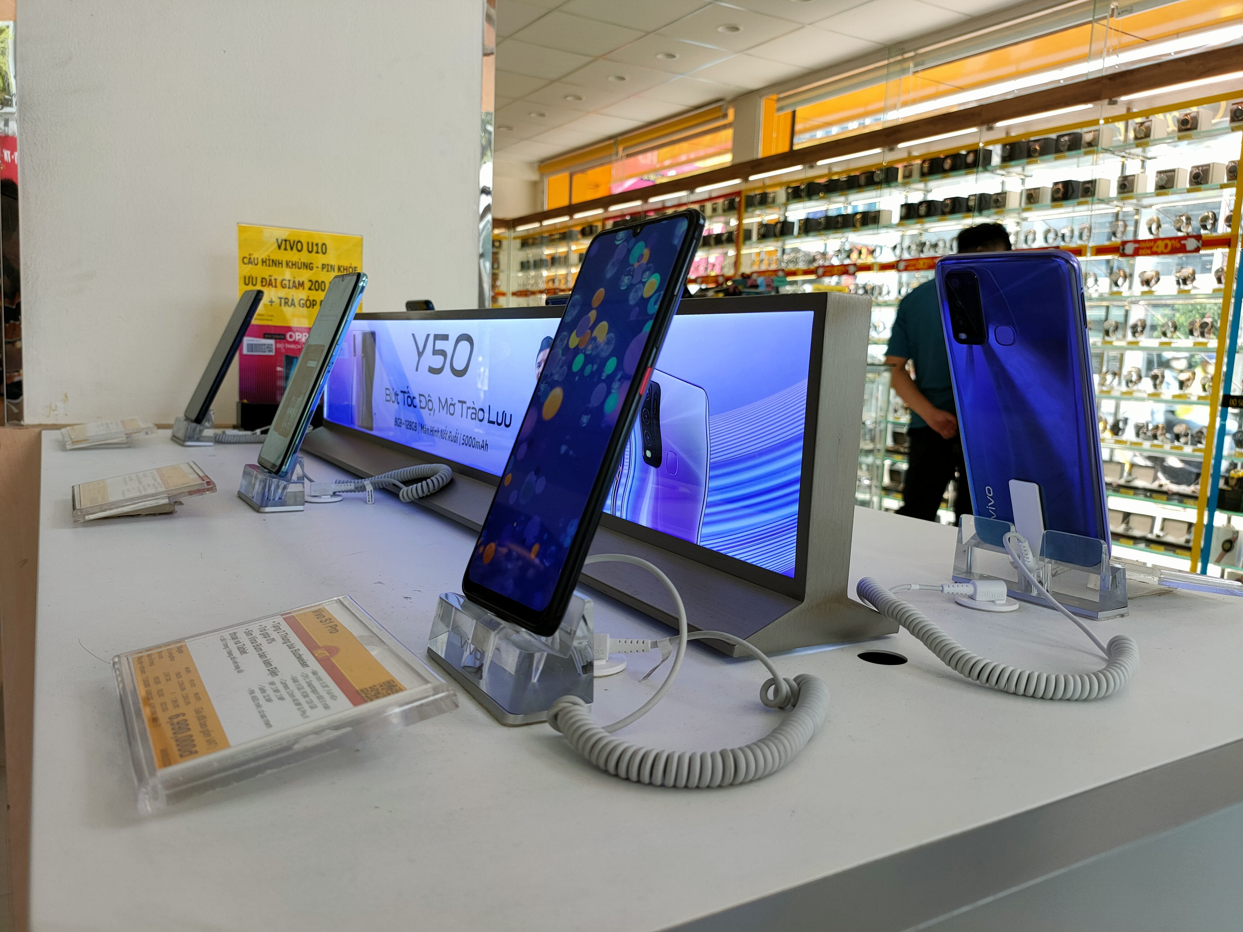 Điện thoại giảm giá: iPhone tiếp tục biến động, Android ngập tràn ưu đãi - Ảnh 2. Điện thoại giảm giá: iPhone tiếp tục biến động, Android ngập tràn ưu đãi - Ảnh 2.