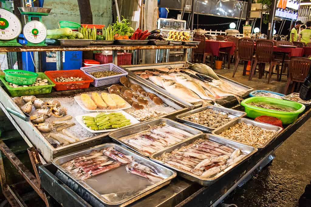 'Sống như người bản địa' với những khách sạn gần chợ đêm Phú Quốc - Ảnh 2. 'Sống như người bản địa' với những khách sạn gần chợ đêm Phú Quốc - Ảnh 2.