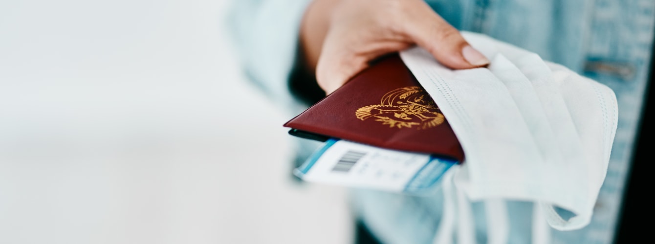Hộ chiếu miễn dịch Covid-19 sẽ không phải là 'vé vàng' để đi du lịch - Ảnh 1. Hộ chiếu miễn dịch Covid-19 sẽ không phải là 'vé vàng' để đi du lịch - Ảnh 1.