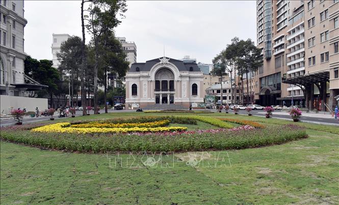 Khởi công khôi phục và nâng cấp công viên trước Nhà hát TP Hồ Chí Minh - Ảnh 1. Khởi công khôi phục và nâng cấp công viên trước Nhà hát TP Hồ Chí Minh - Ảnh 1.