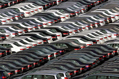Tồn kho hàng chục nghìn chiếc, ô tô đại hạ giá đến Tết sang năm
