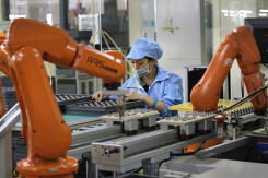 Tốn hàng triệu USD, Apple tạo ra chuỗi robot thua xa công nhân
