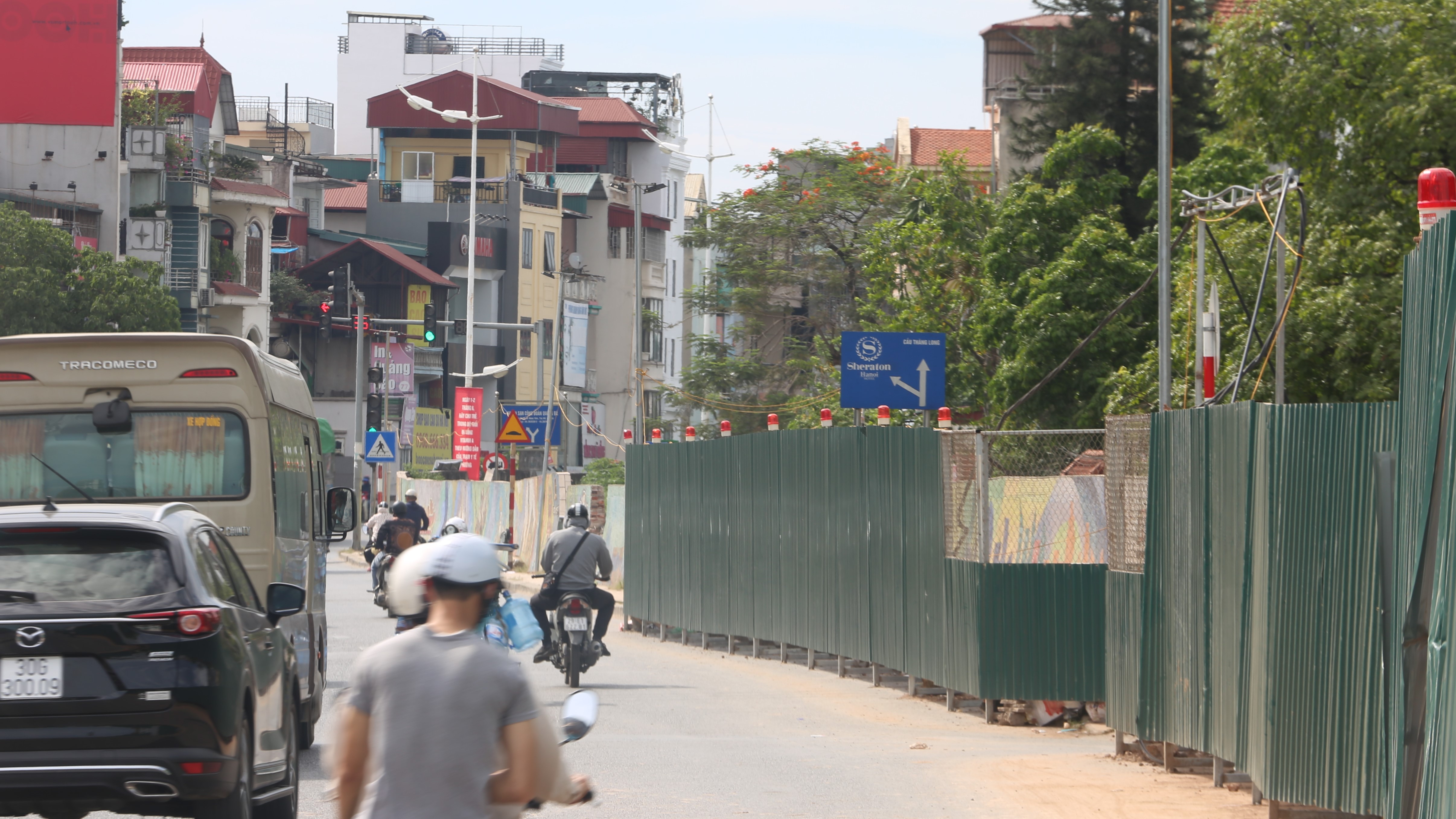 Ngắm nhìn 600 m đoạn đường gốm sứ bị phá dỡ để cải tạo trục đường Nghi Tàm - Âu Cơ - Ảnh 3. Ngắm nhìn 600 m đoạn đường gốm sứ bị phá dỡ để cải tạo trục đường Nghi Tàm - Âu Cơ - Ảnh 3.