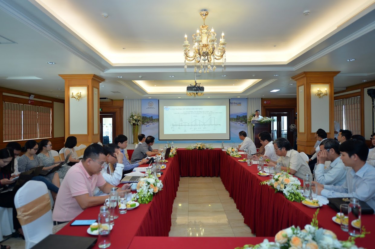 'Giá mua bất động sản nghỉ dưỡng ở Việt Nam vẫn rẻ hơn thế giới cả 10 lần' - Ảnh 1.