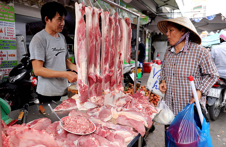 Giá thịt lợn là nguyên nhân chủ yếu đẩy CPI tăng cao nhất trong 5 năm qua
- Ảnh 1. Giá thịt lợn là nguyên nhân chủ yếu đẩy CPI tăng cao nhất trong 5 năm qua
- Ảnh 1.