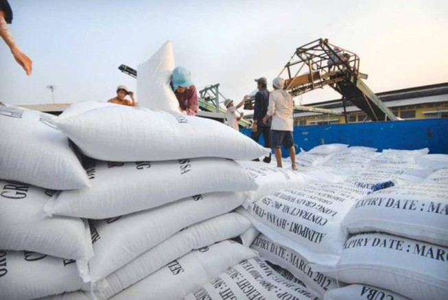 Trong 5 tháng, Việt Nam xuất khẩu gần 3 triệu tấn gạo - Ảnh 1. Trong 5 tháng, Việt Nam xuất khẩu gần 3 triệu tấn gạo - Ảnh 1.