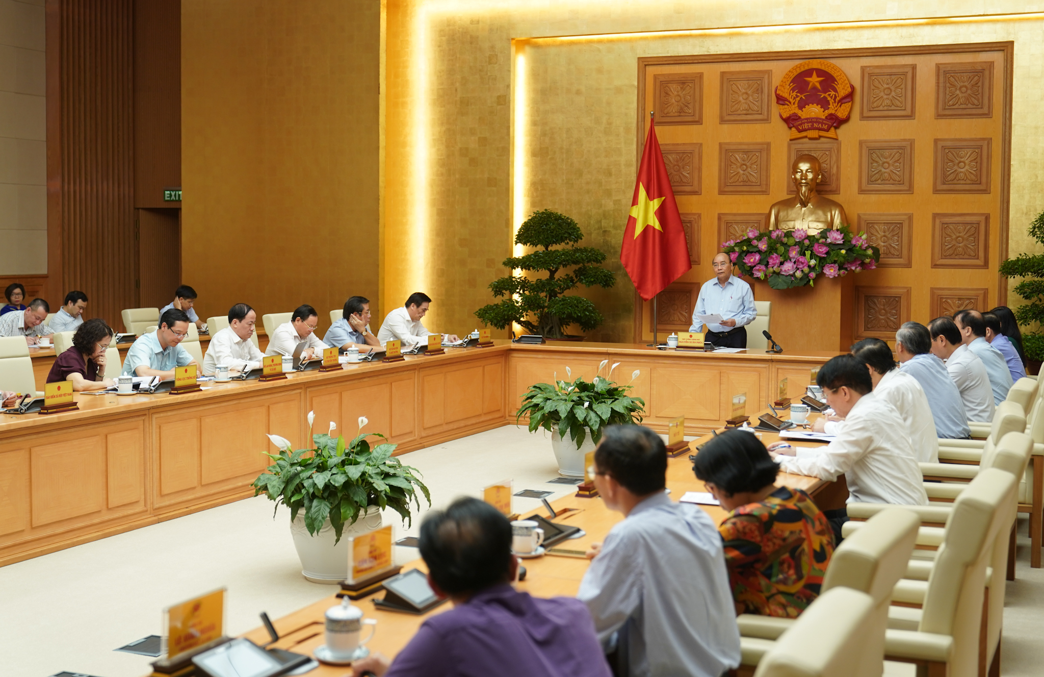 Thủ tướng Nguyễn Xuân Phúc: 'Tăng trưởng mà để lạm phát cao là thất bại' - Ảnh 1. Thủ tướng Nguyễn Xuân Phúc: 'Tăng trưởng mà để lạm phát cao là thất bại' - Ảnh 1.