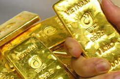 Giá vàng hôm nay 12/7: Giảm do tỷ giá đồng USD đang có tín hiệu hồi phục