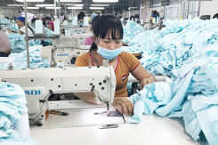 Đơn hàng giảm một nửa, lao động dệt may đối mặt nguy cơ lớn mất việc làm