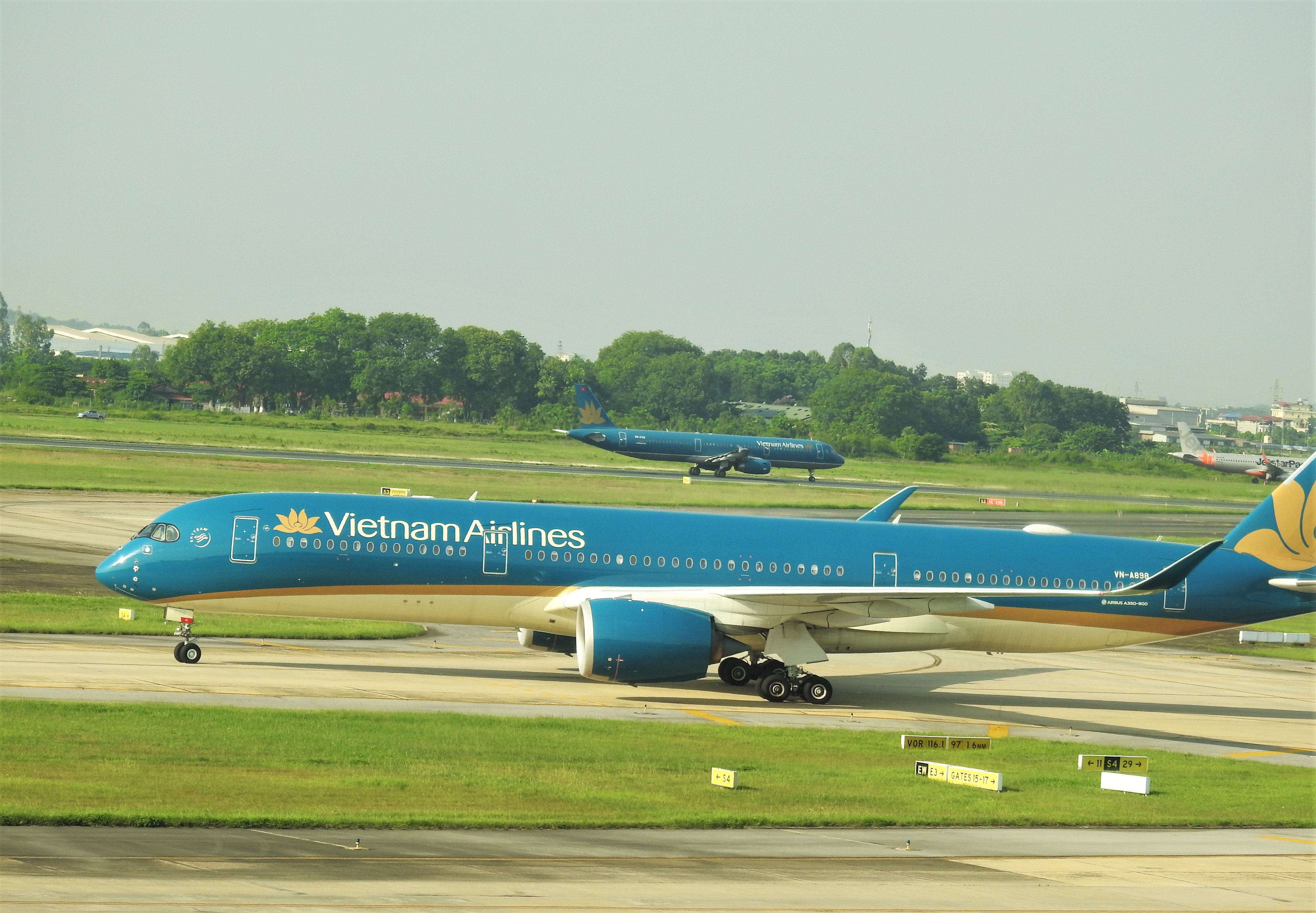 Vietnam Airlines mở thêm hai đường bay mới, nối lại hai đường bay cũ - Ảnh 1. Vietnam Airlines mở thêm hai đường bay mới, nối lại hai đường bay cũ - Ảnh 1.