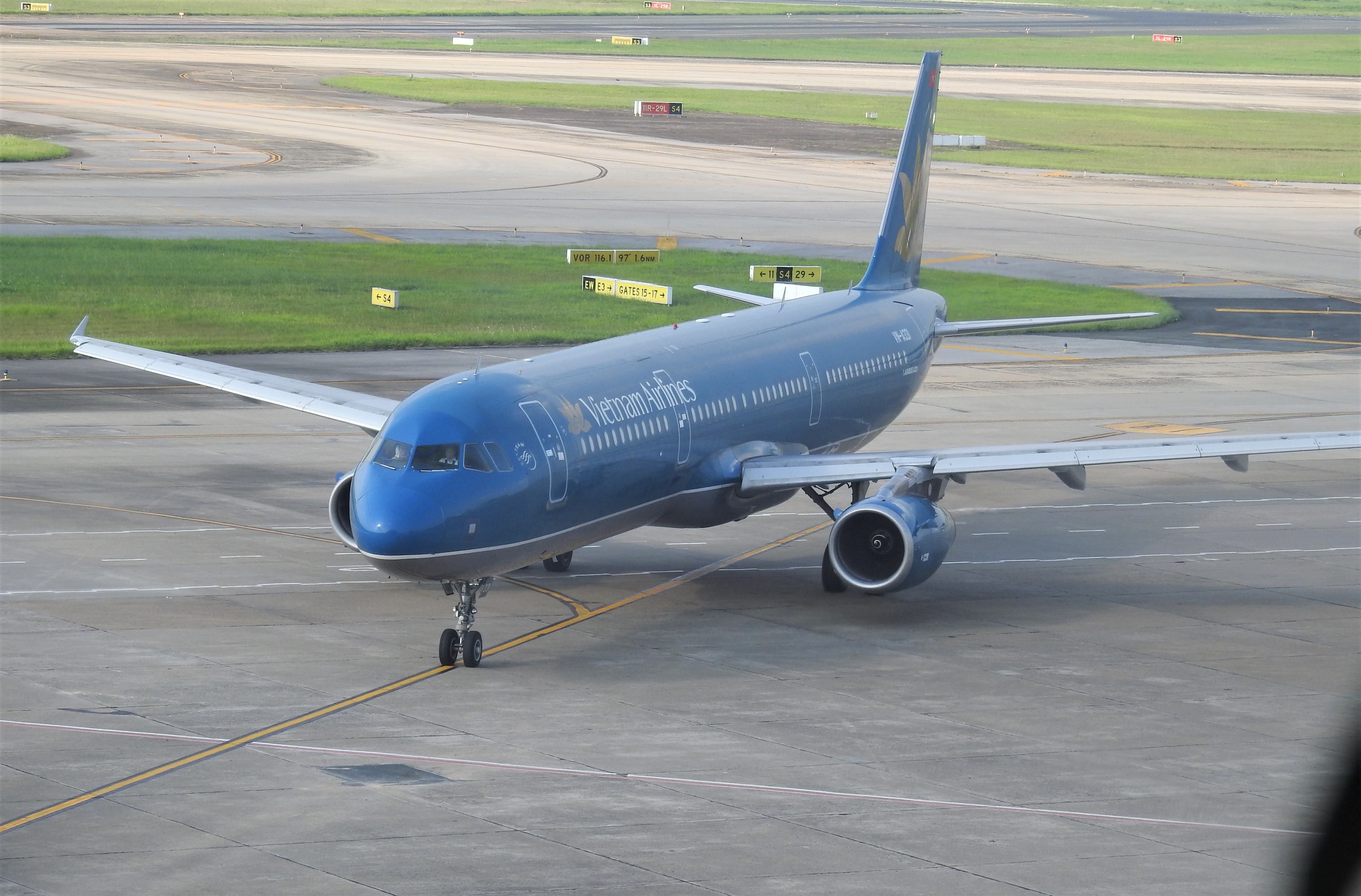 Lưu ý kẻ giả mạo Vietnam Airlines để bán vé máy bay hồi hương - Ảnh 1. Lưu ý kẻ giả mạo Vietnam Airlines để bán vé máy bay hồi hương - Ảnh 1.