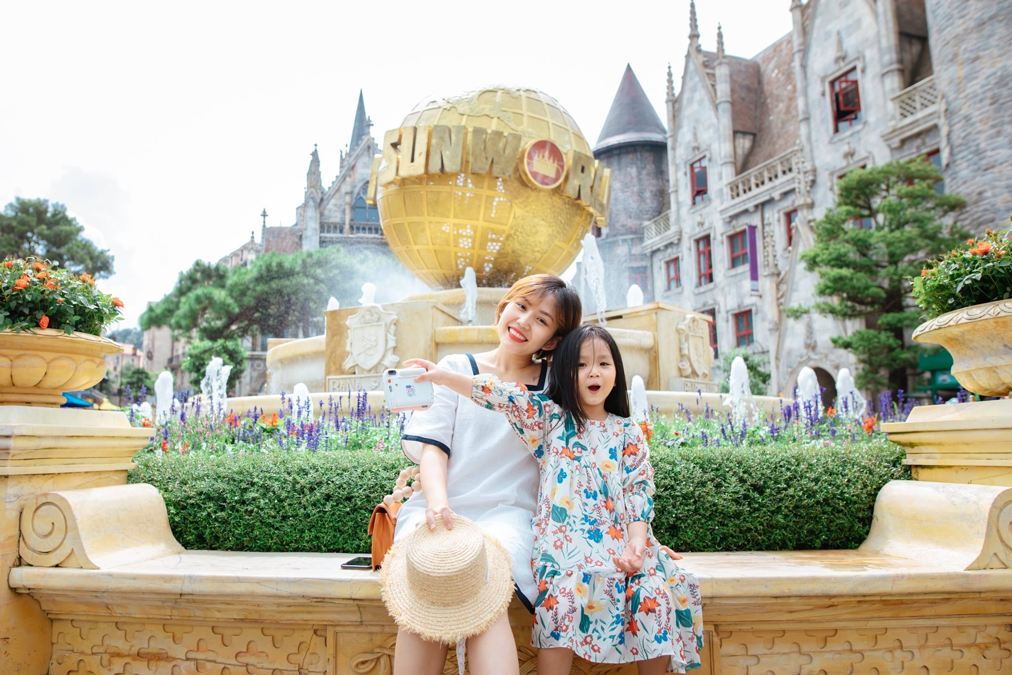 Giá vé vào cổng Bà Nà Hills mới nhất, dạo bước chốn 'bồng lai tiên cảnh' nổi tiếng Việt Nam - Ảnh 3. Giá vé vào cổng Bà Nà Hills mới nhất, dạo bước chốn 'bồng lai tiên cảnh' nổi tiếng Việt Nam - Ảnh 3.
