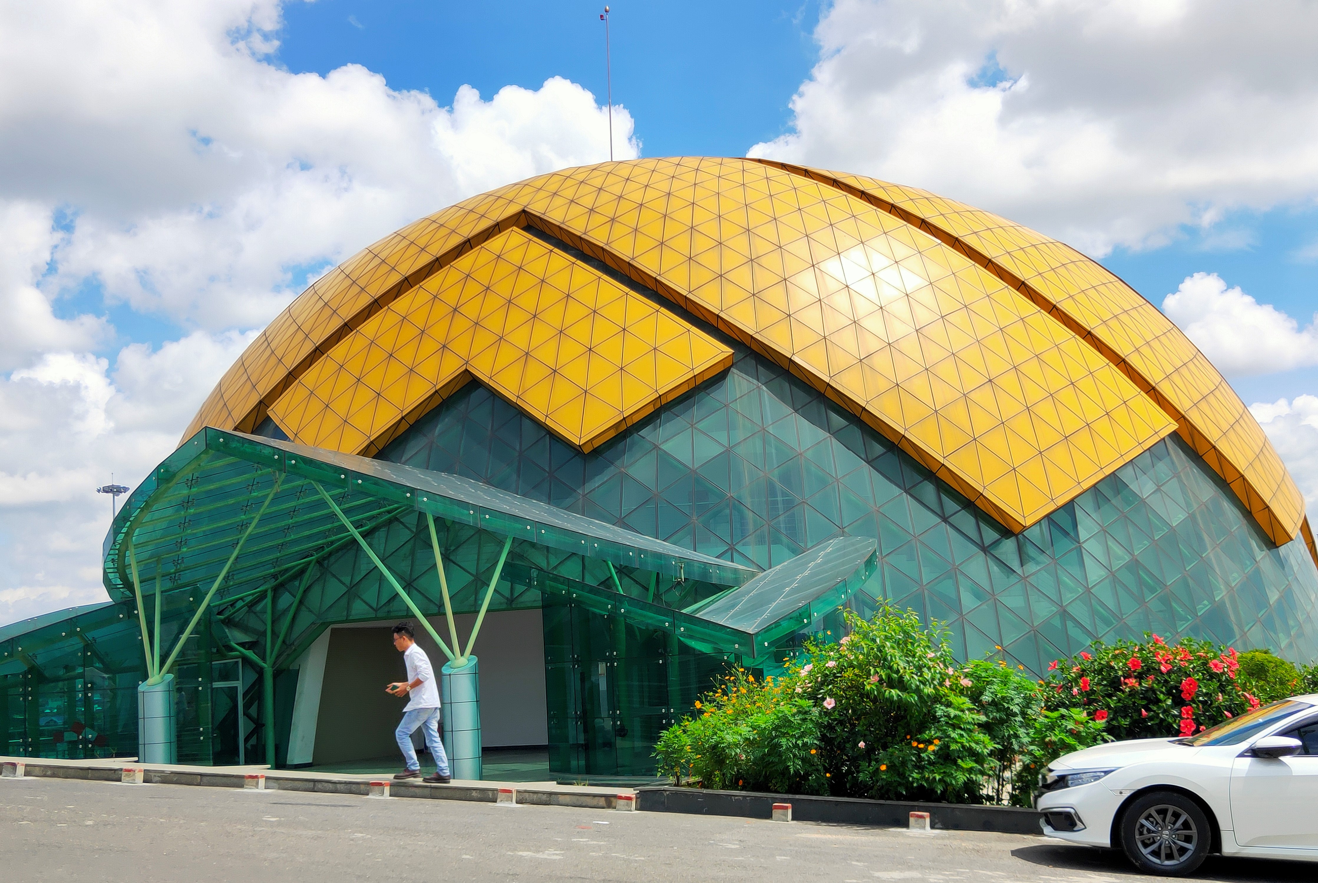 Thanh tra tại Lâm Đồng: Nhiều sai phạm khi cho thuê 5.000m2 đất công viên làm khu trưng bày ô tô - Ảnh 2. Thanh tra tại Lâm Đồng: Nhiều sai phạm khi cho thuê 5.000m2 đất công viên làm khu trưng bày ô tô - Ảnh 2.