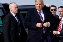 Ông Trump chạy đua giải cứu kinh tế nước Mỹ trước cuộc bầu cử