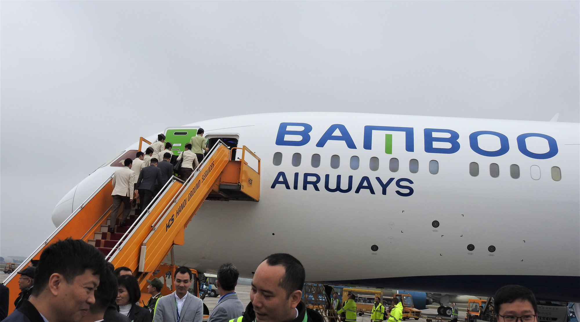 Bamboo Airways sắp thuê ướt hai tàu Embraer E195 cho chặng bay Côn Đảo - Ảnh 1. Bamboo Airways sắp thuê ướt hai tàu Embraer E195 cho chặng bay Côn Đảo - Ảnh 1.