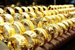 Giá vàng hôm nay 19/7: Tăng vì đồng USD yếu cùng xung đột chính trị Mỹ - Trung