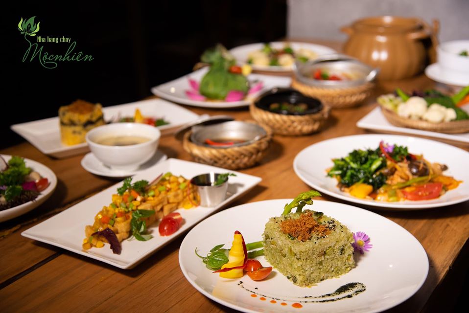 Top 5 nhà hàng chay Đà Nẵng từ sang chảnh đến bình dân hút hồn du khách - Ảnh 17.