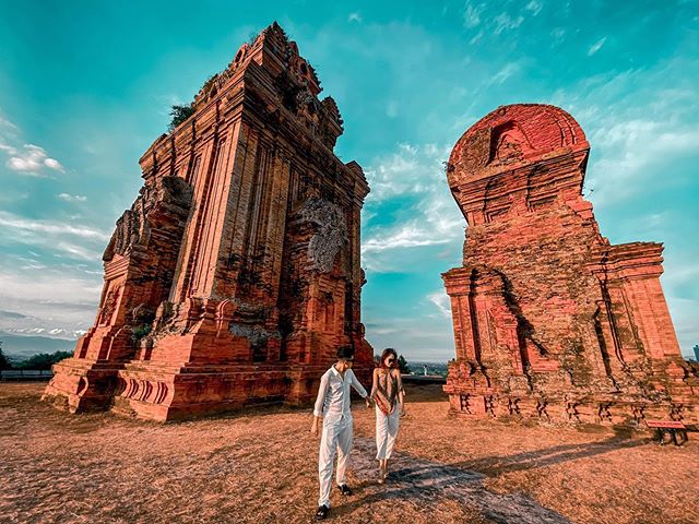 Vi vu Bình Định đừng quên check in tháp Bánh Ít: Nét đẹp kiến trúc Chăm lâu đời khiến bao người say đắm - Ảnh 7. Vi vu Bình Định đừng quên check in tháp Bánh Ít: Nét đẹp kiến trúc Chăm lâu đời khiến bao người say đắm - Ảnh 7.