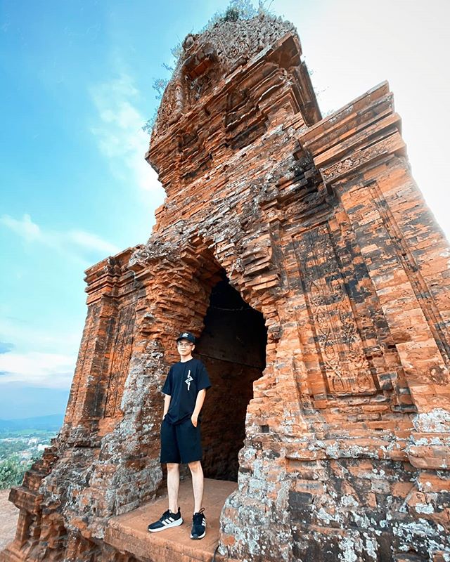 Vi vu Bình Định đừng quên check in tháp Bánh Ít: Nét đẹp kiến trúc Chăm lâu đời khiến bao người say đắm - Ảnh 9. Vi vu Bình Định đừng quên check in tháp Bánh Ít: Nét đẹp kiến trúc Chăm lâu đời khiến bao người say đắm - Ảnh 9.