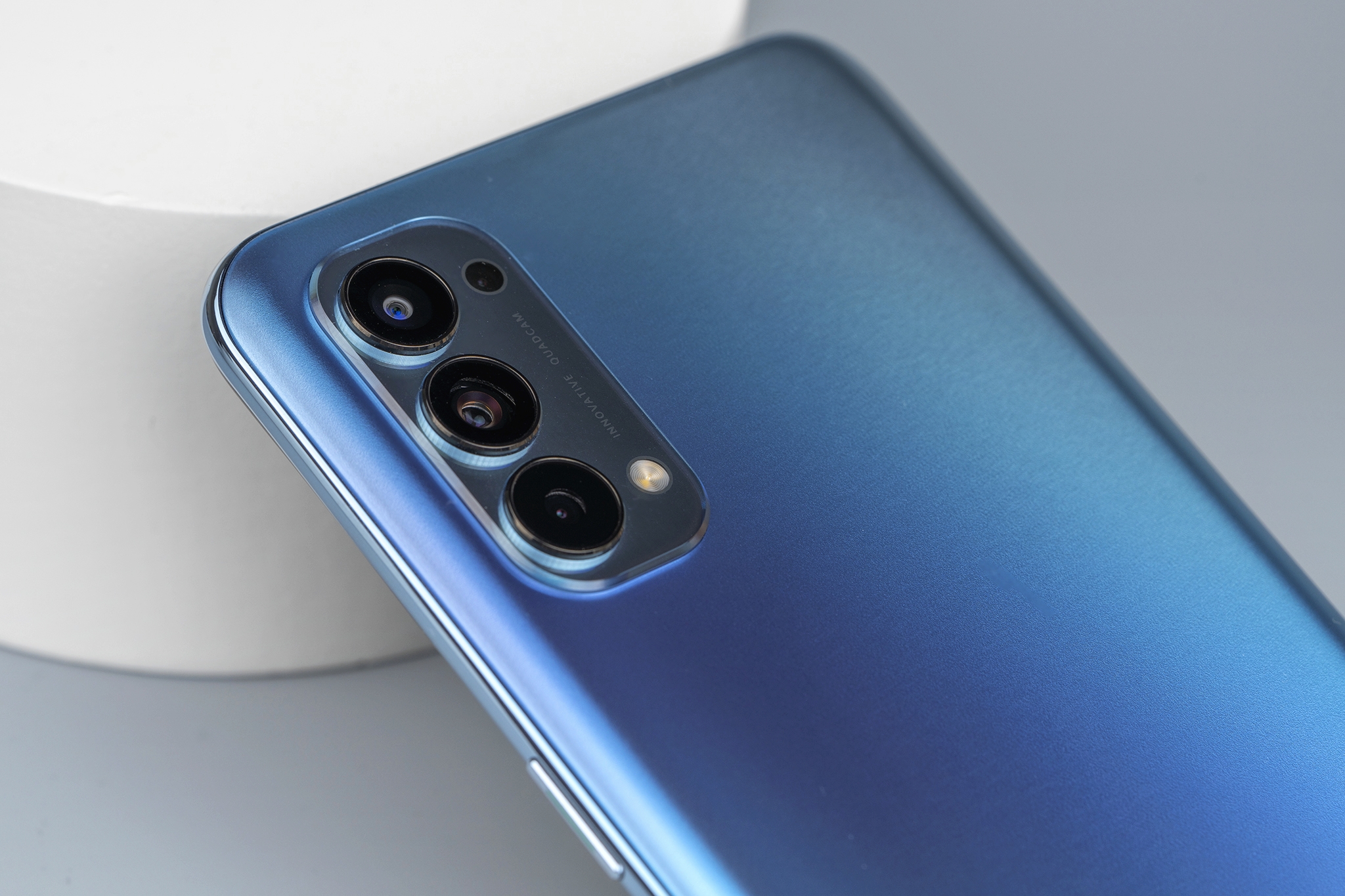 Đâu là điểm giúp OPPO Reno 4 chinh phục người dùng ngay từ cái nhìn đầu tiên? - Ảnh 3. Đâu là điểm giúp OPPO Reno 4 chinh phục người dùng ngay từ cái nhìn đầu tiên? - Ảnh 3.