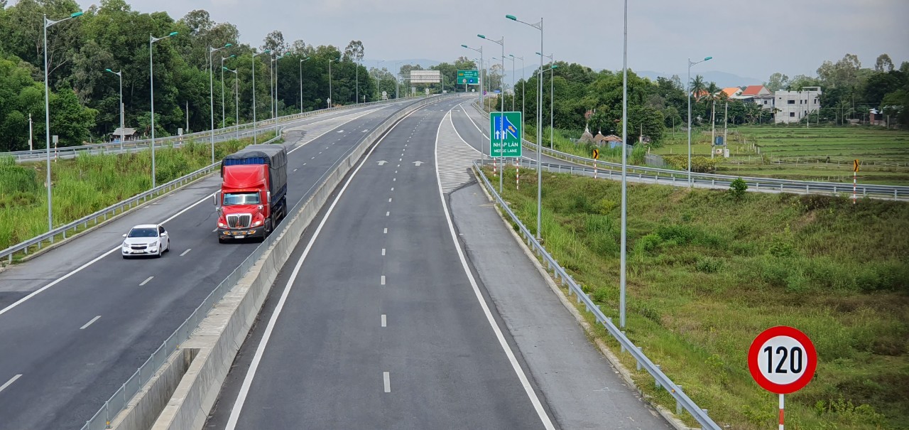 Dự án cao tốc Bắc - Nam phía Đông: Nhà đầu tư phải thật sự có năng lực - Ảnh 1. Dự án cao tốc Bắc - Nam phía Đông: Nhà đầu tư phải thật sự có năng lực - Ảnh 1.