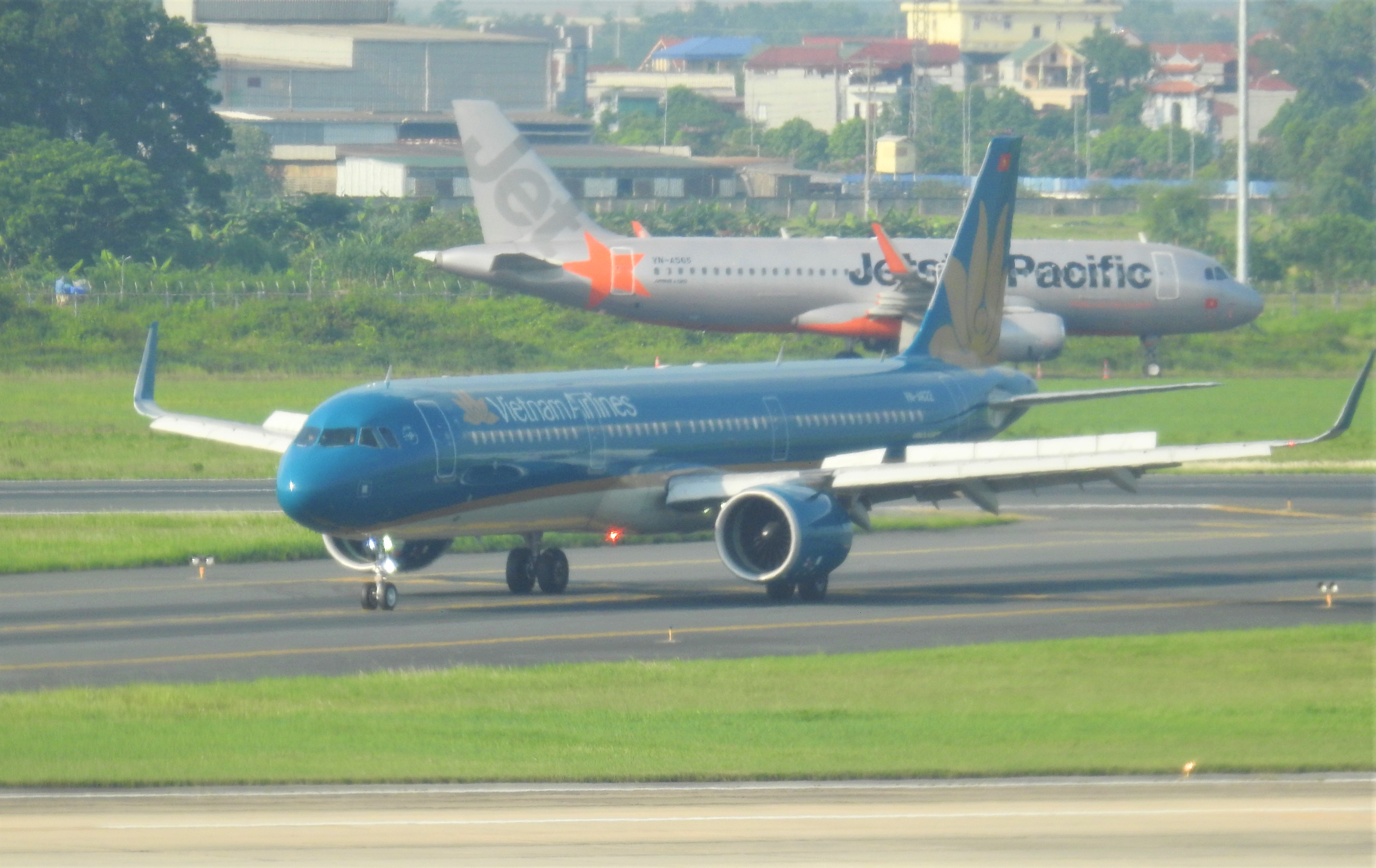 Pacific Airlines trần tình việc bán vé nhiều hơn số ghế trên tàu bay - Ảnh 2. Pacific Airlines trần tình việc bán vé nhiều hơn số ghế trên tàu bay - Ảnh 2.